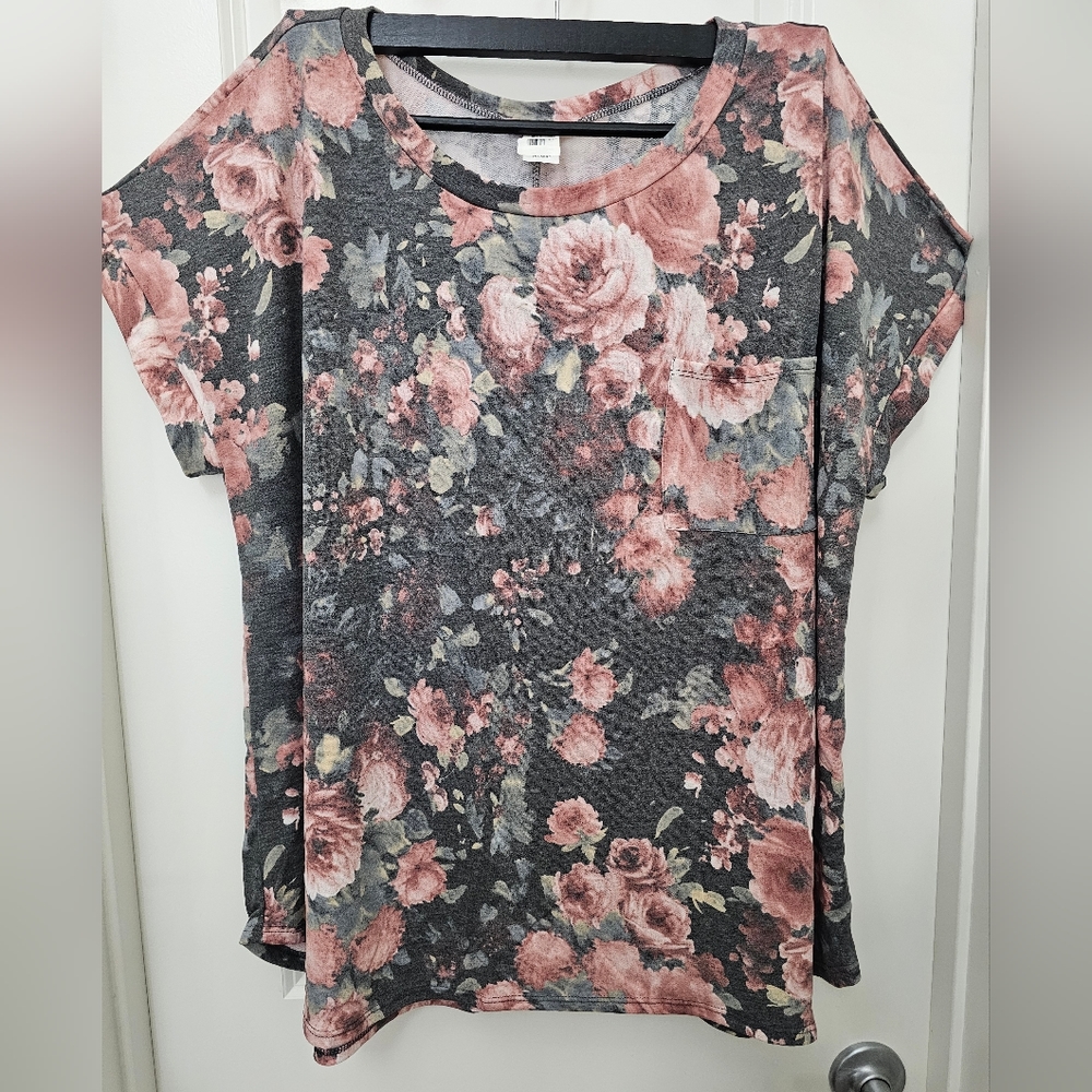 Grey w Pink Floral Print Short Sleeve Terry Top w Front Pocket 3XL